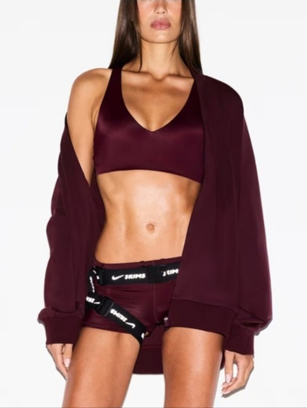 NikeSkims Shine V-Neck Bra - Picture 3 of 8